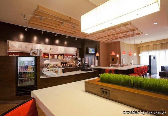 夏洛特机场北部万怡酒店 外观 照片